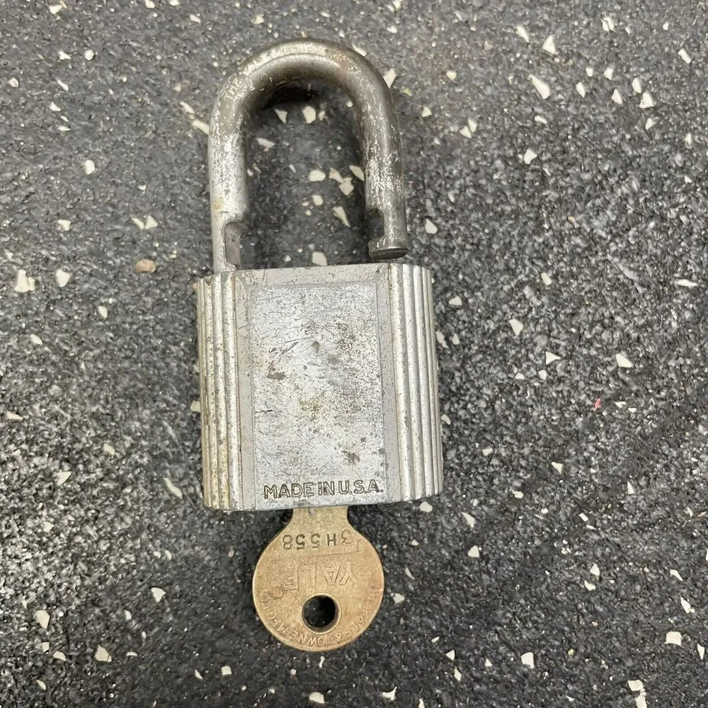 Vintage Yale Padlock With Key Made in USA Hardened Silver Color‎